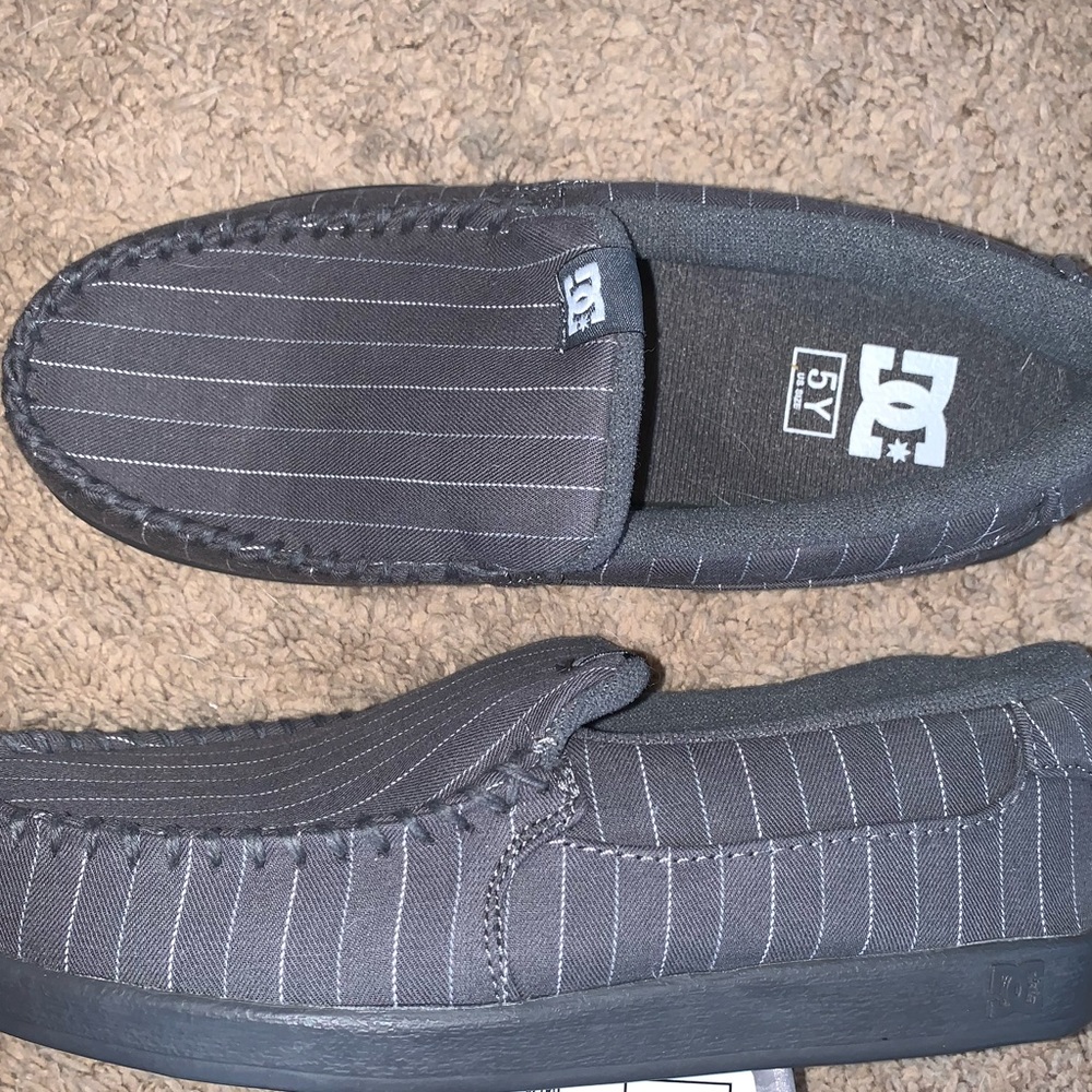 DC slide on sneakers